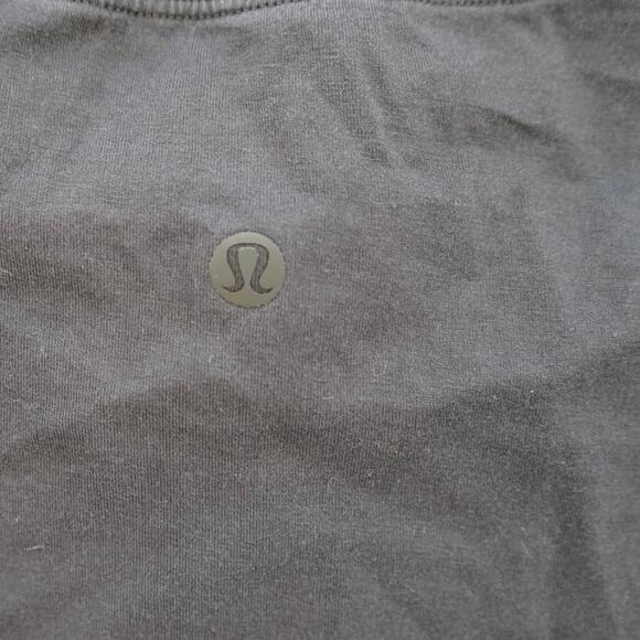 Lululemon Short Sleeve Pullover Cropped Shirt Charcoal Black Womens Size 6 - Picture 3 of 3